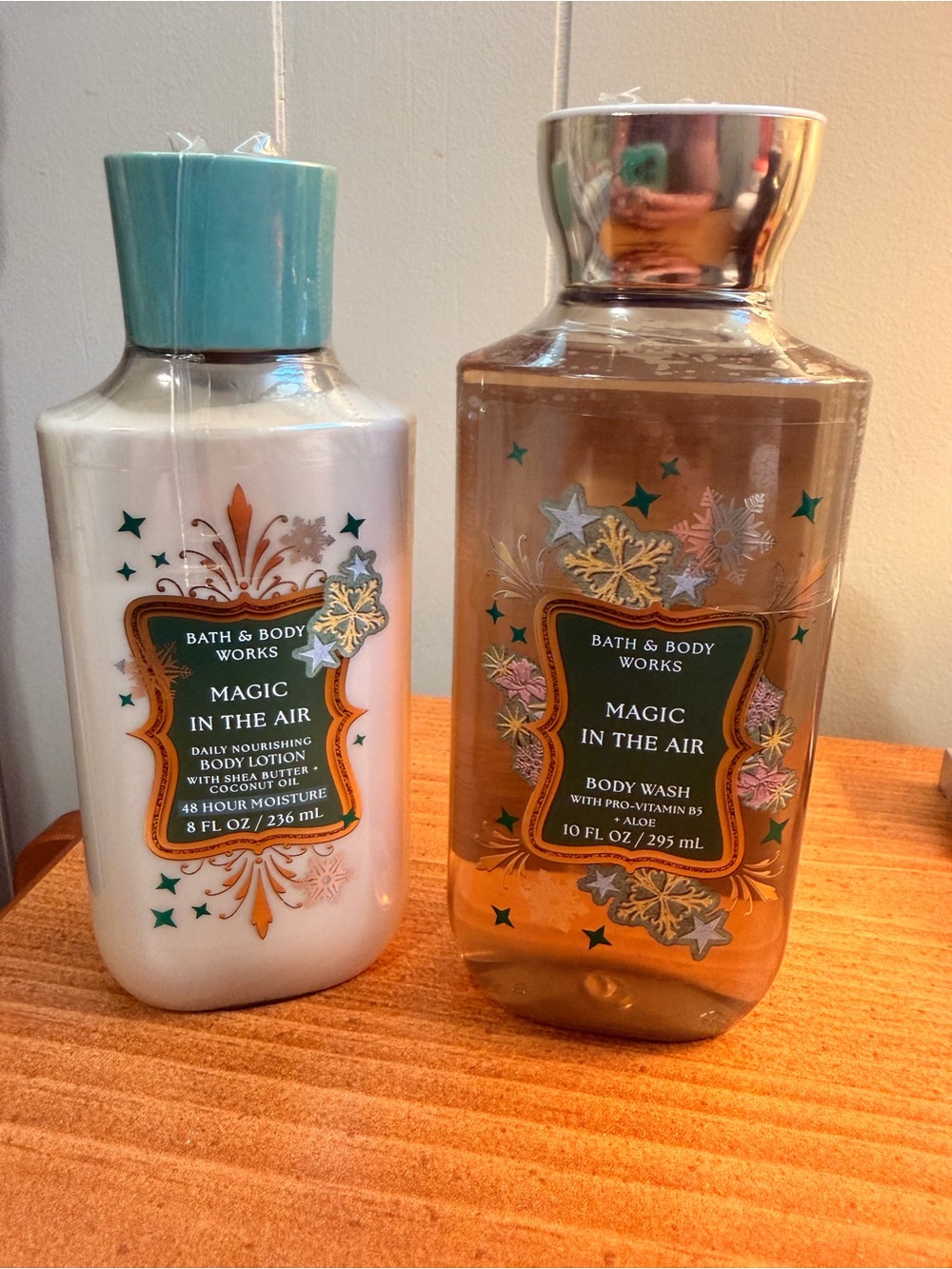 Bath & Body Works Magic In The Air Body Wash & Lotion - White & Teal